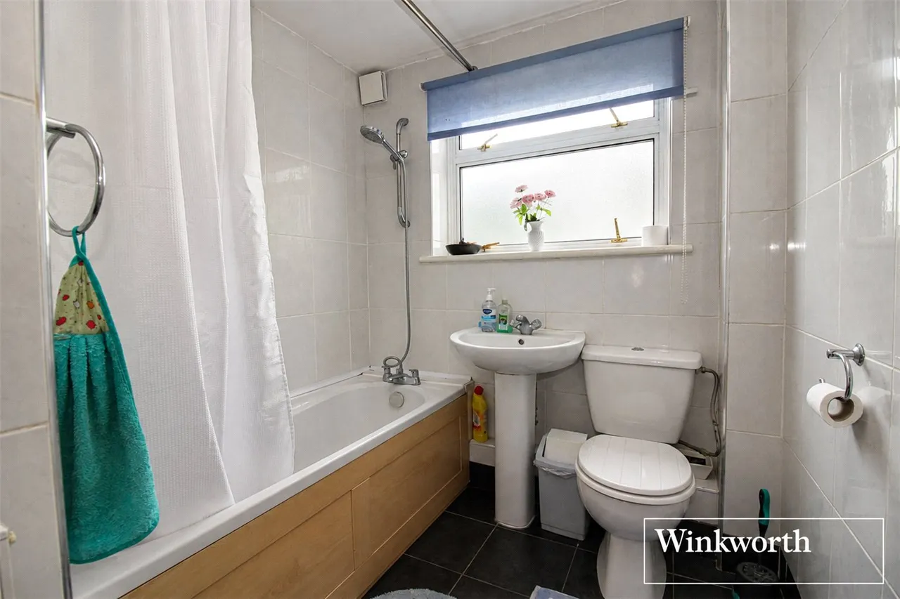 Carrington Avenue, Borehamwood, Hertfordshire, WD6, photo 11
