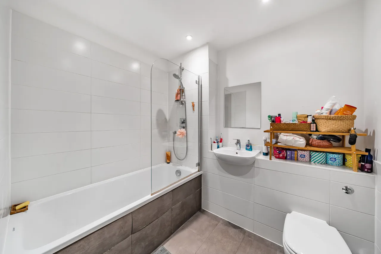 Flat 6, Wesleyan School House, 41 Leswin Road, London, photo 5