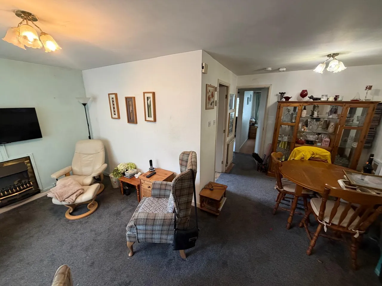 City Avenue, Denton, M34, photo 3