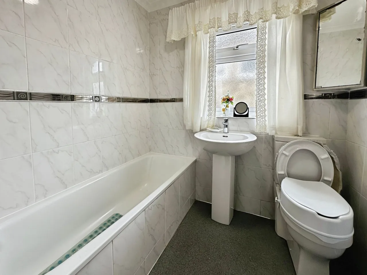 Y Lan, Bridgend, CF35, photo 7
