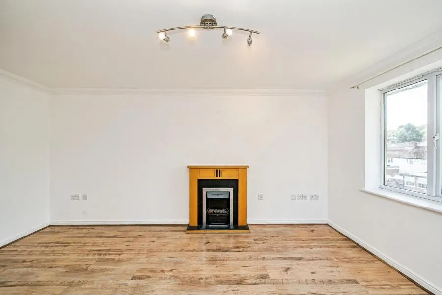 West End Road, High Wycombe, HP11, photo 8