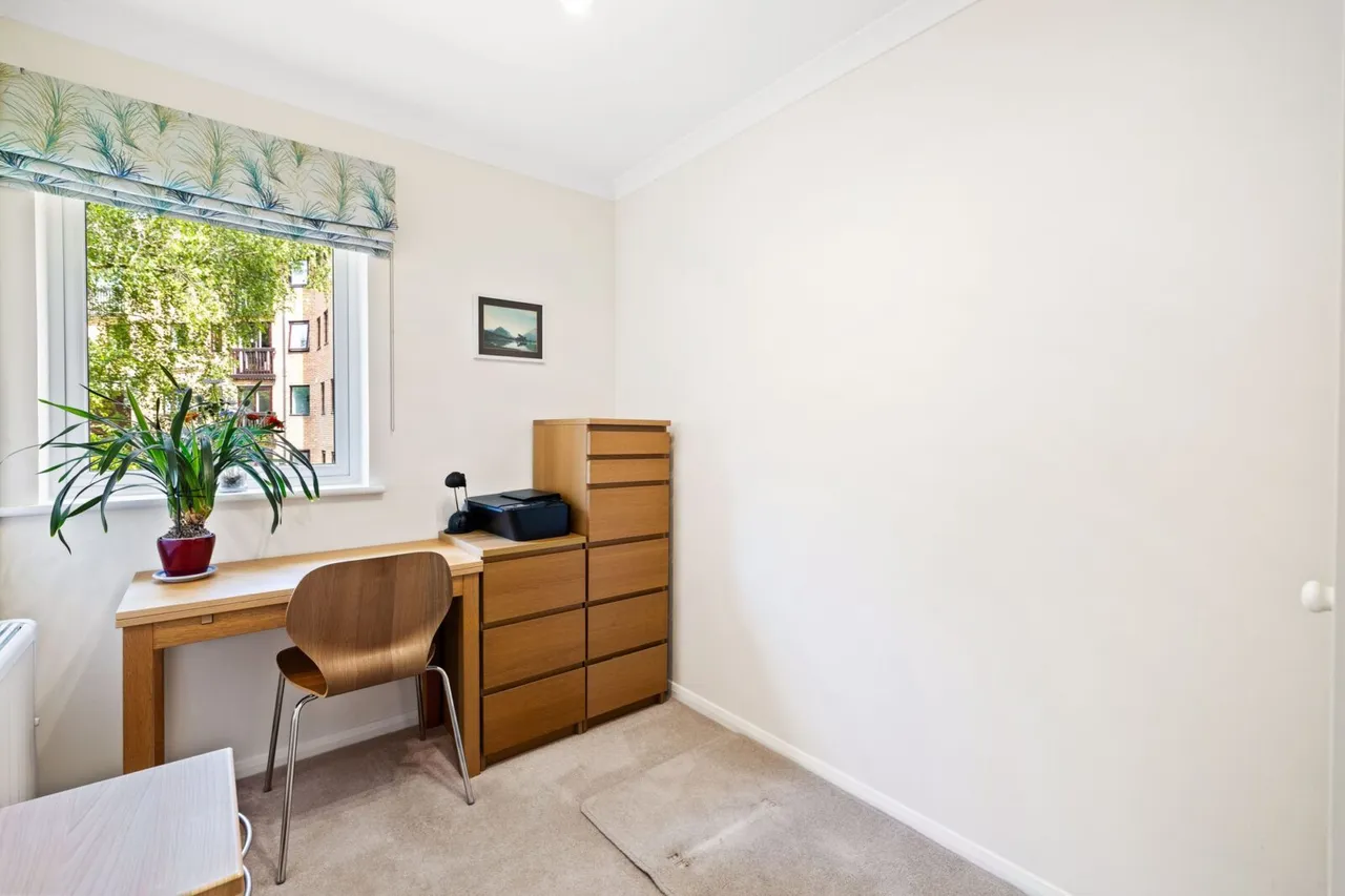 Sackville Court Fairfield Road, East Grinstead, East Grinstead, RH19 4HQ, photo 7