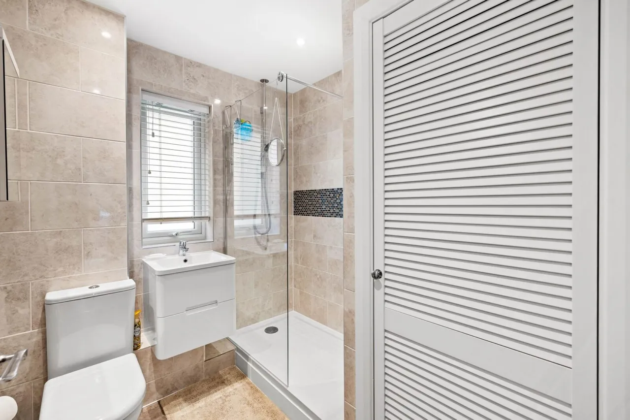 Sackville Court Fairfield Road, East Grinstead, East Grinstead, RH19 4HQ, photo 6