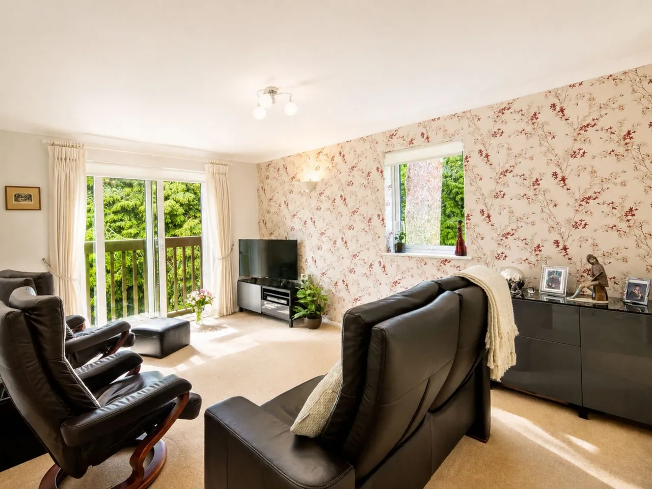 Sackville Court Fairfield Road, East Grinstead, East Grinstead, RH19 4HQ, photo 4