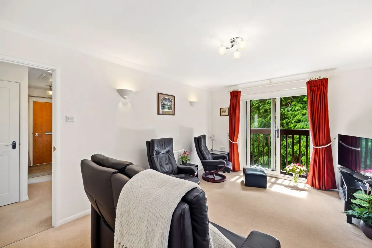 Sackville Court Fairfield Road, East Grinstead, East Grinstead, RH19 4HQ, photo 5