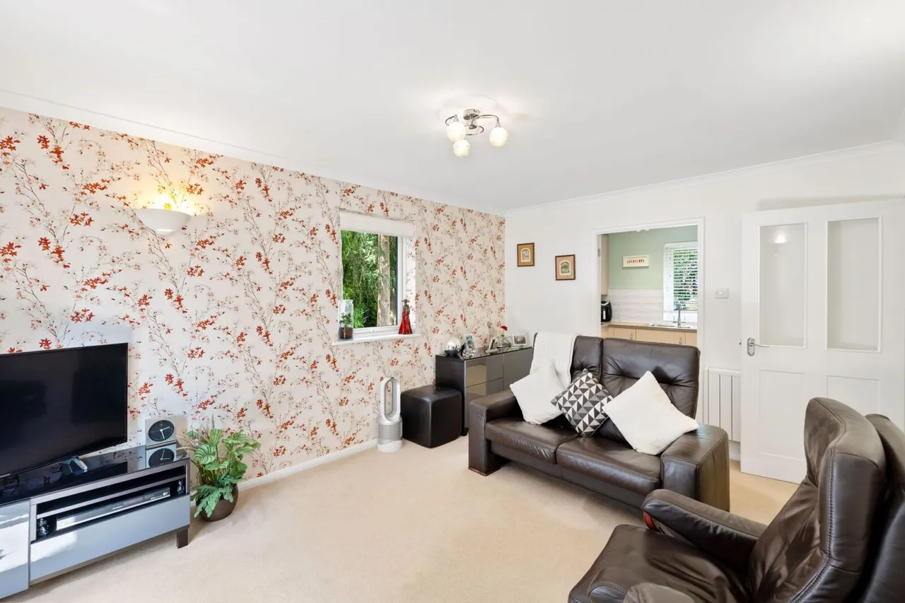 Sackville Court Fairfield Road, East Grinstead, East Grinstead, RH19 4HQ, photo 9