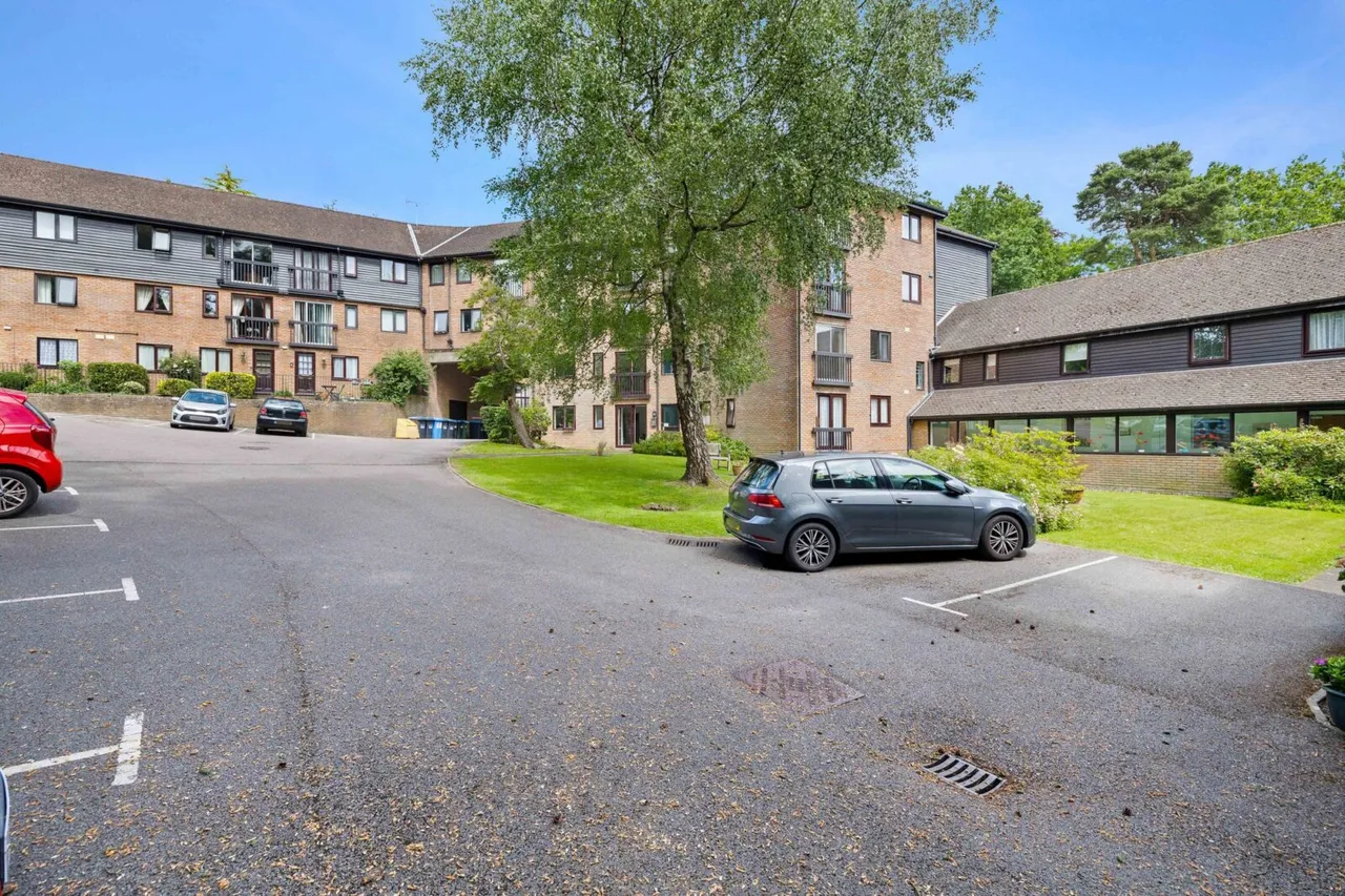 Sackville Court Fairfield Road, East Grinstead, East Grinstead, RH19 4HQ, photo 10