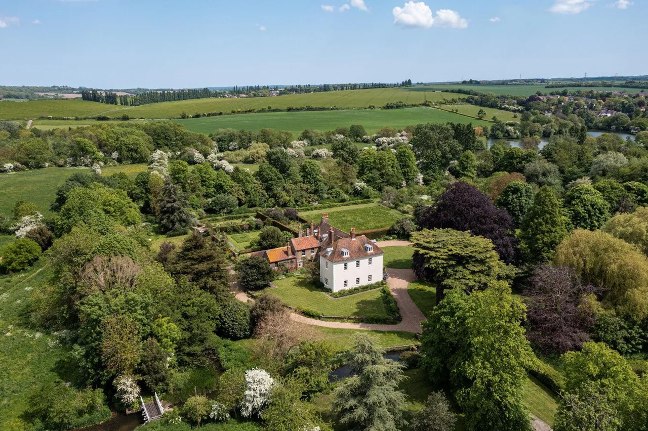 Sutton-At-Hone, Nr Farningham, Kent, DA4 9HQ, photo 6