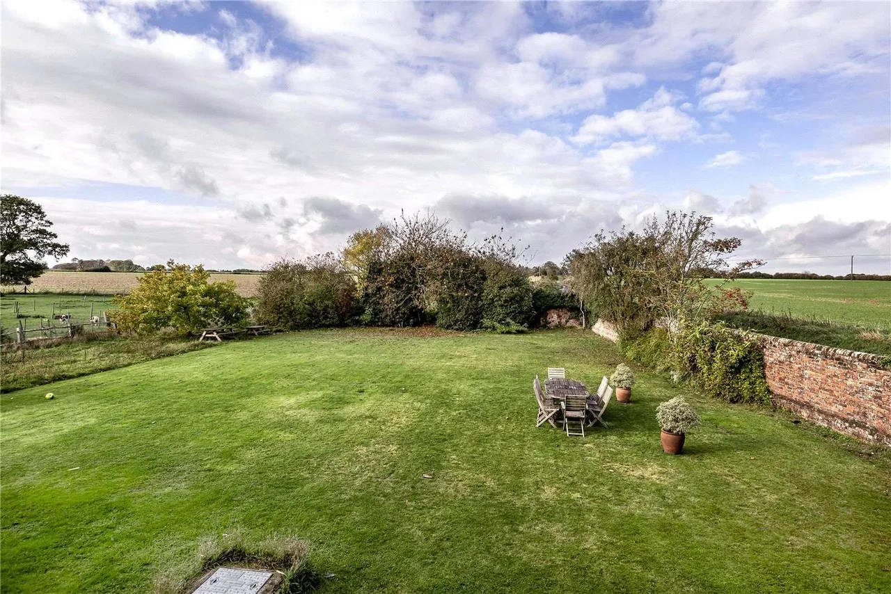 Wootton St. Lawrence, Basingstoke, RG23, photo 9