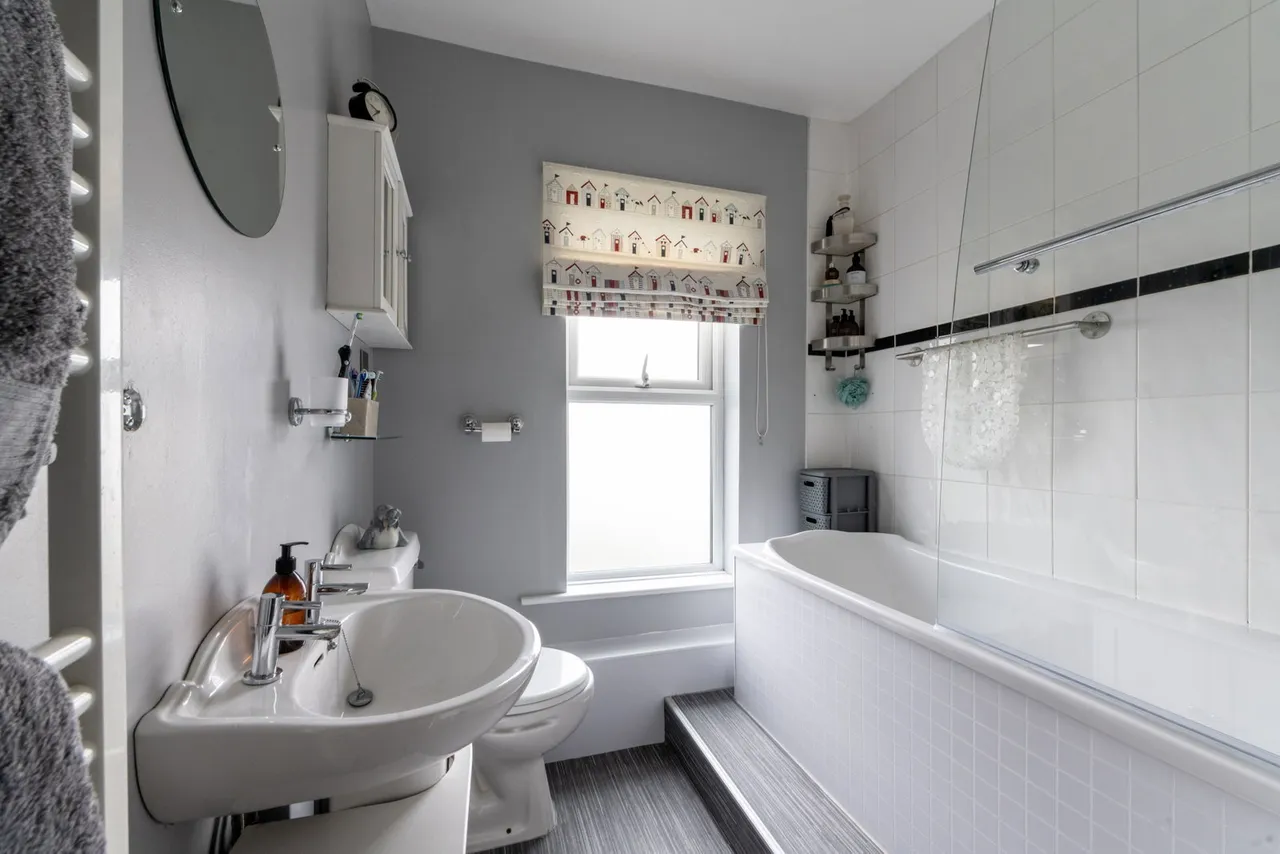 West Coker Road, Yeovil, BA20, photo 9