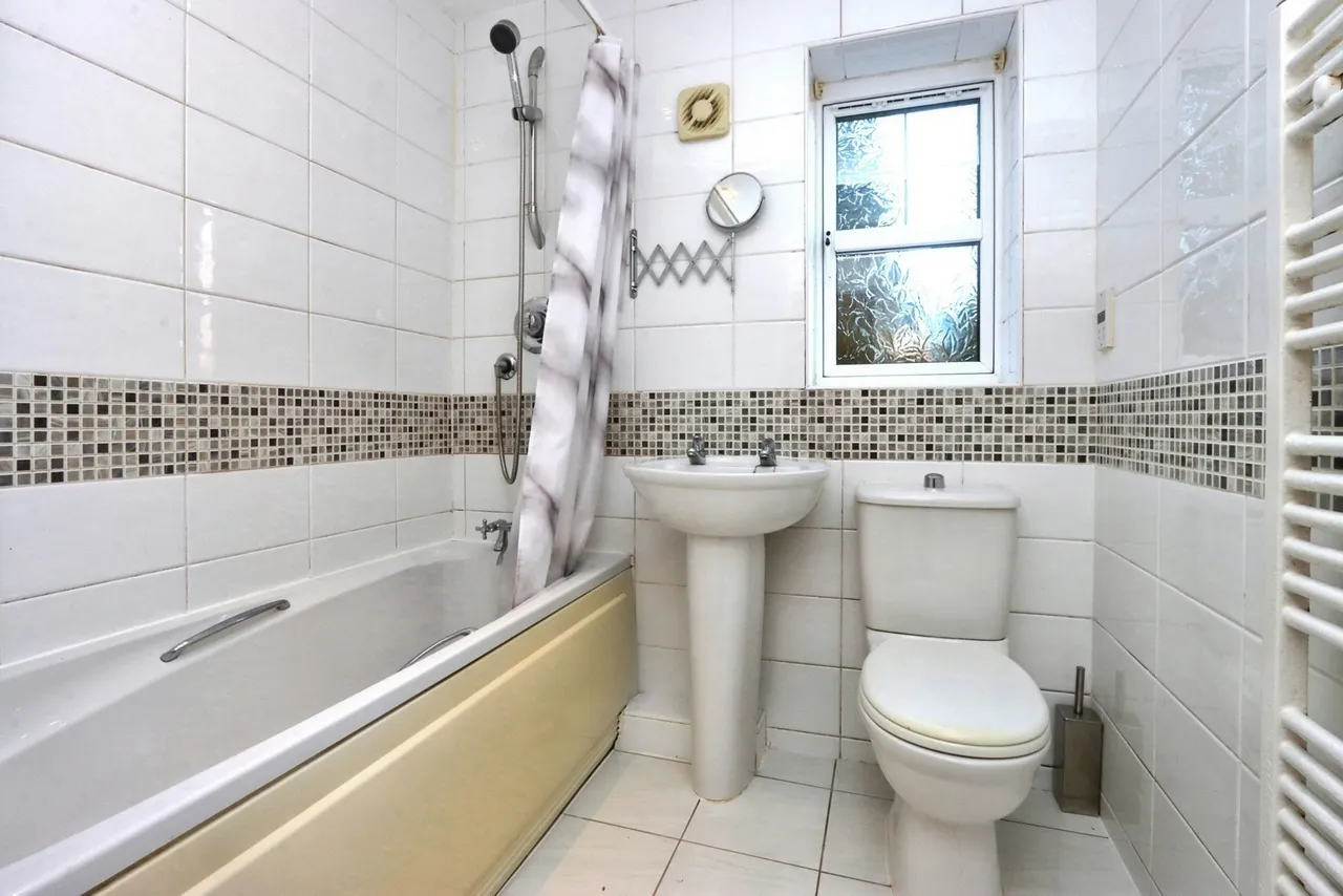 Pickard Drive, Sheffield, South Yorkshire, S13, photo 4