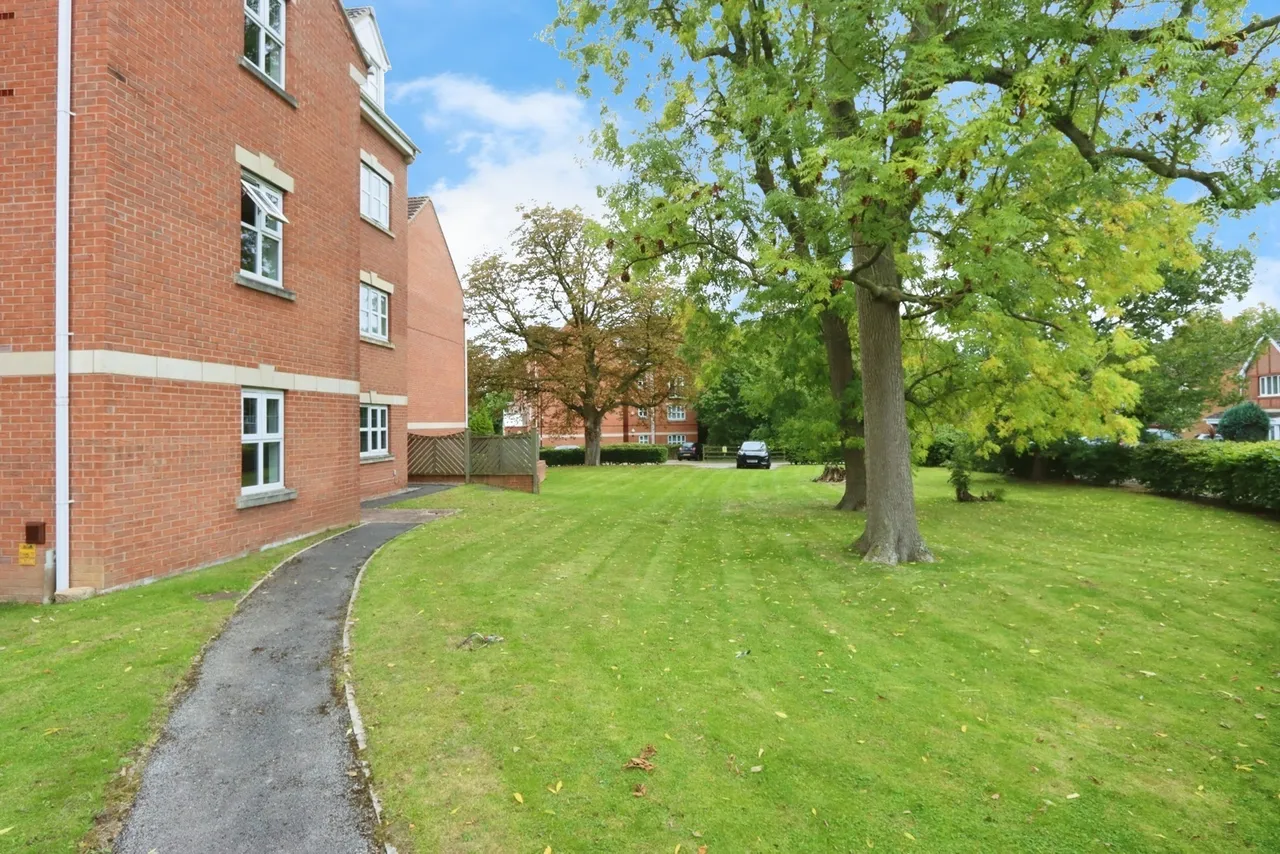 Pickard Drive, Sheffield, South Yorkshire, S13, photo 9