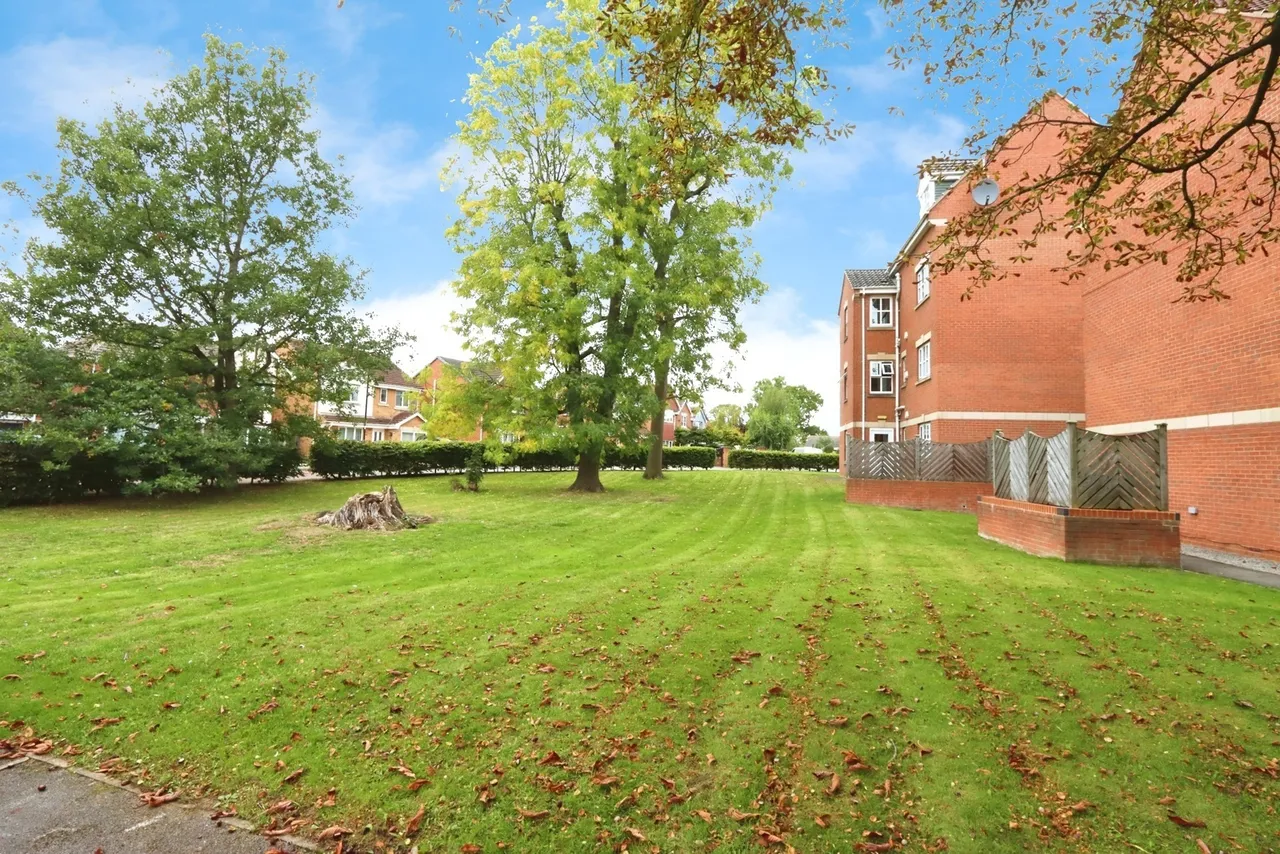 Pickard Drive, Sheffield, South Yorkshire, S13, photo 8