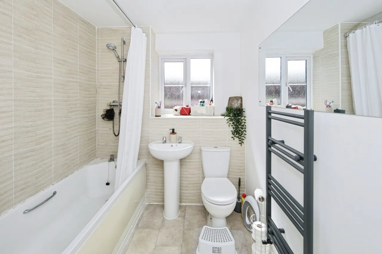 Rider Close, Nuneaton, Warwickshire, CV10, photo 11