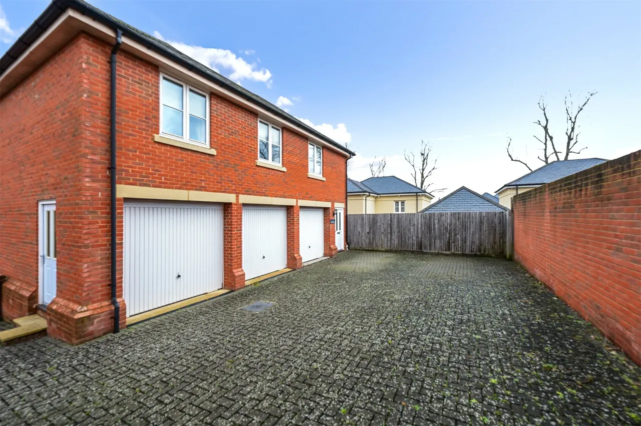 Oswald Street, Wellesley, Aldershot, Hampshire, GU11 4AP, photo 10