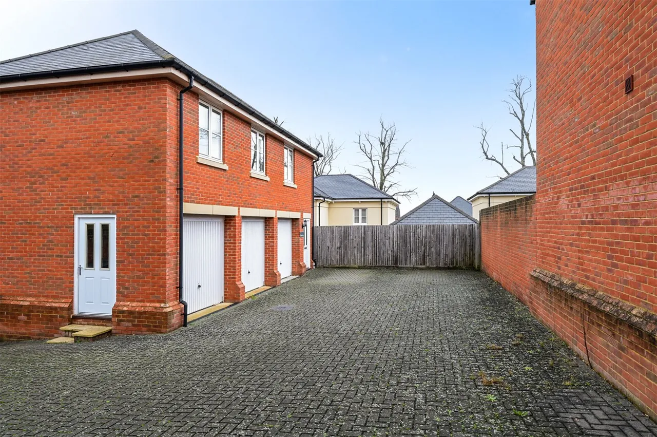 Oswald Street, Wellesley, Aldershot, Hampshire, GU11 4AP, photo 11
