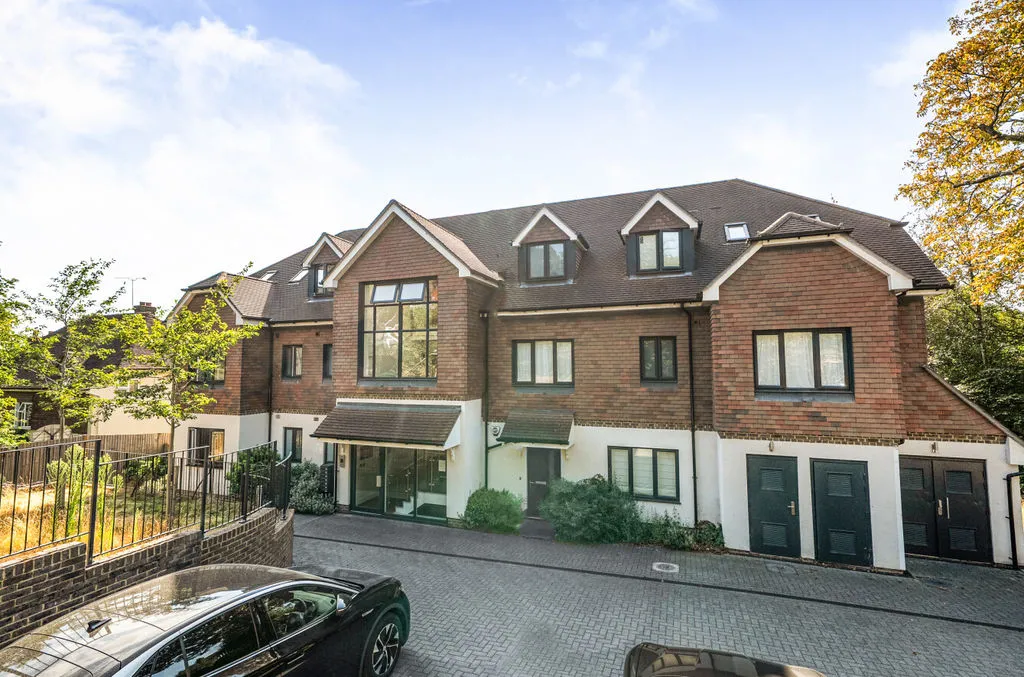 25 Monahan Avenue, Purley CR8 3BB, photo 2