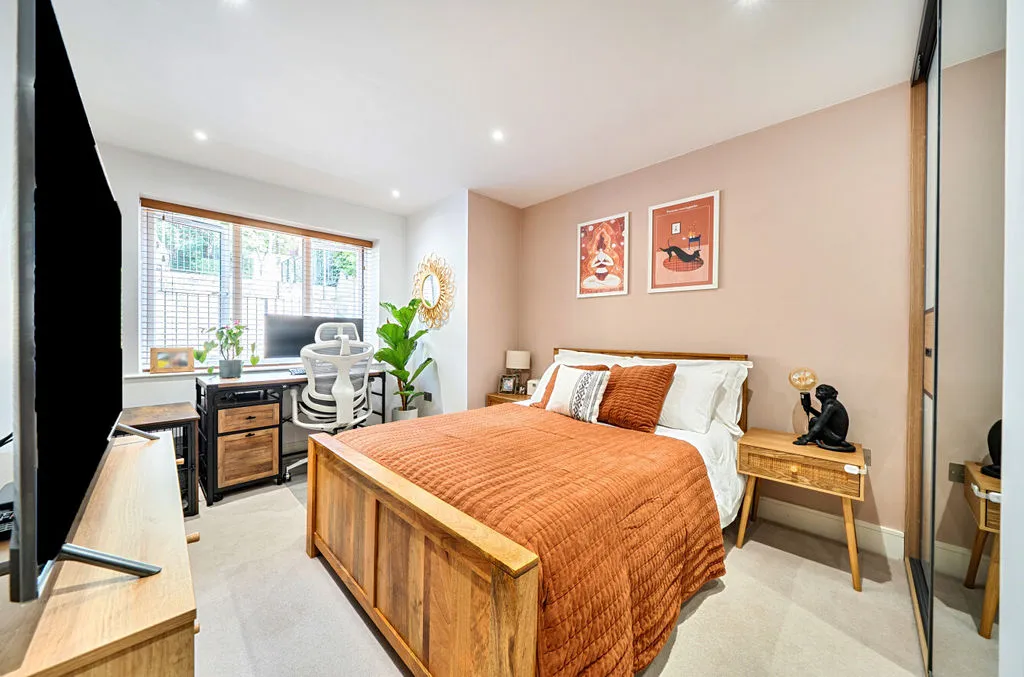 25 Monahan Avenue, Purley CR8 3BB, photo 9