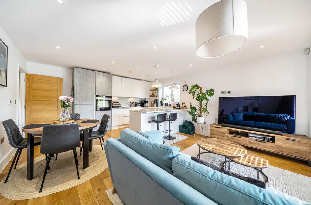 2 bed flat for sale — 25 Monahan Avenue, Purley CR8 3BB