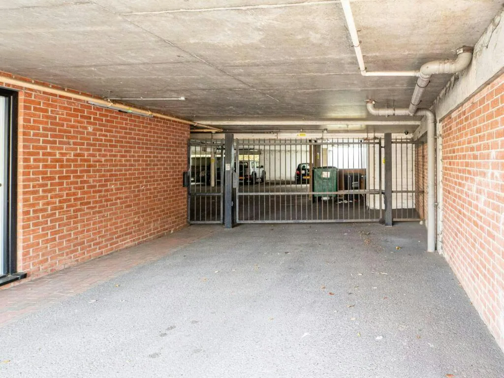 Uxbridge Road, Mill End, WD3, photo 14