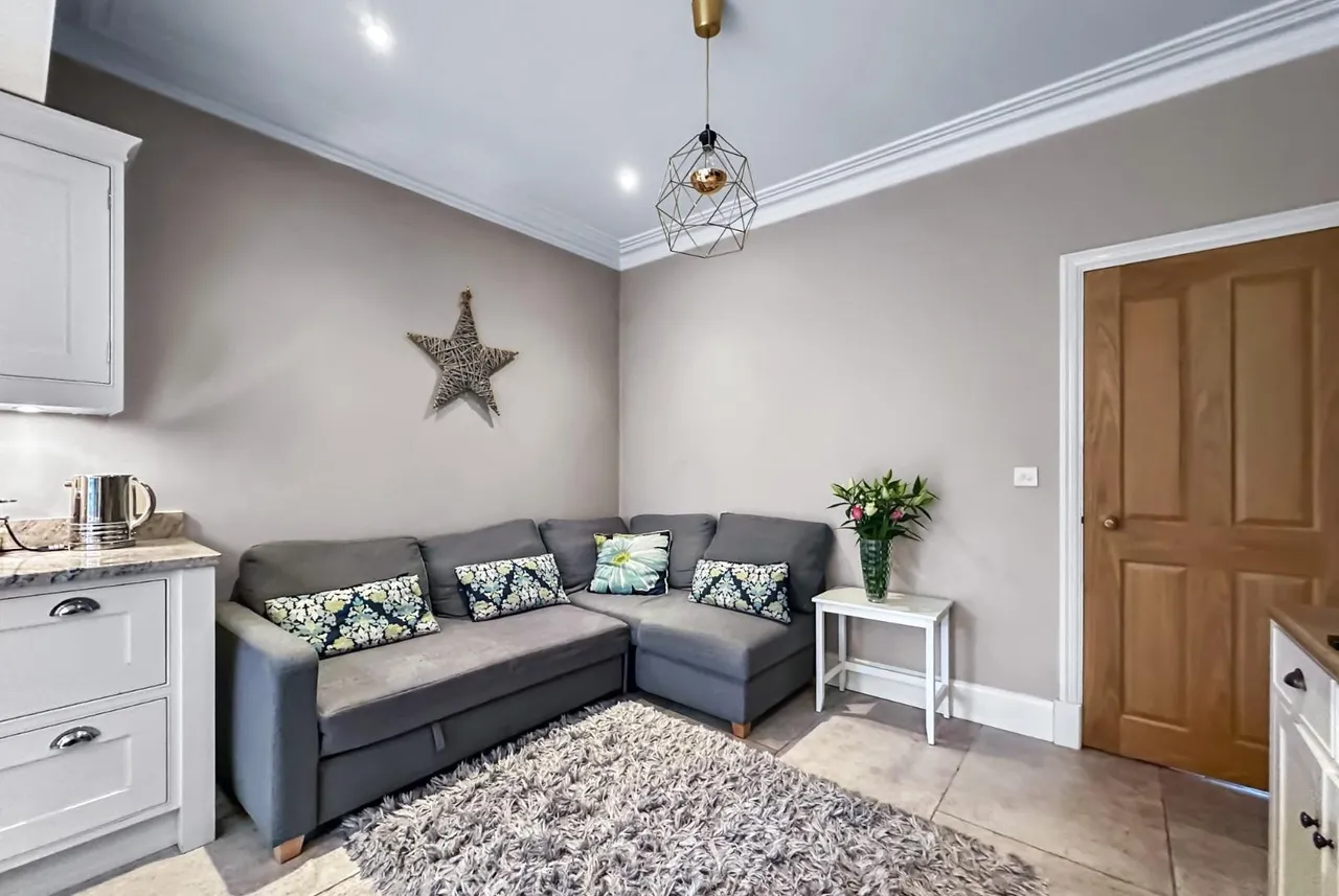 Elm Road, Hale, Altrincham WA15 9QP, photo 14
