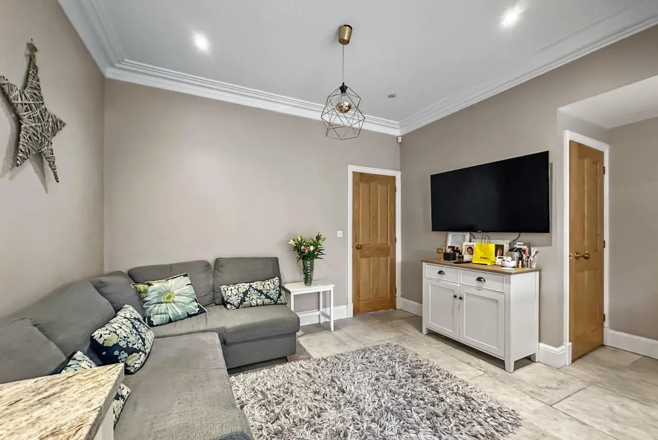Elm Road, Hale, Altrincham WA15 9QP, photo 5