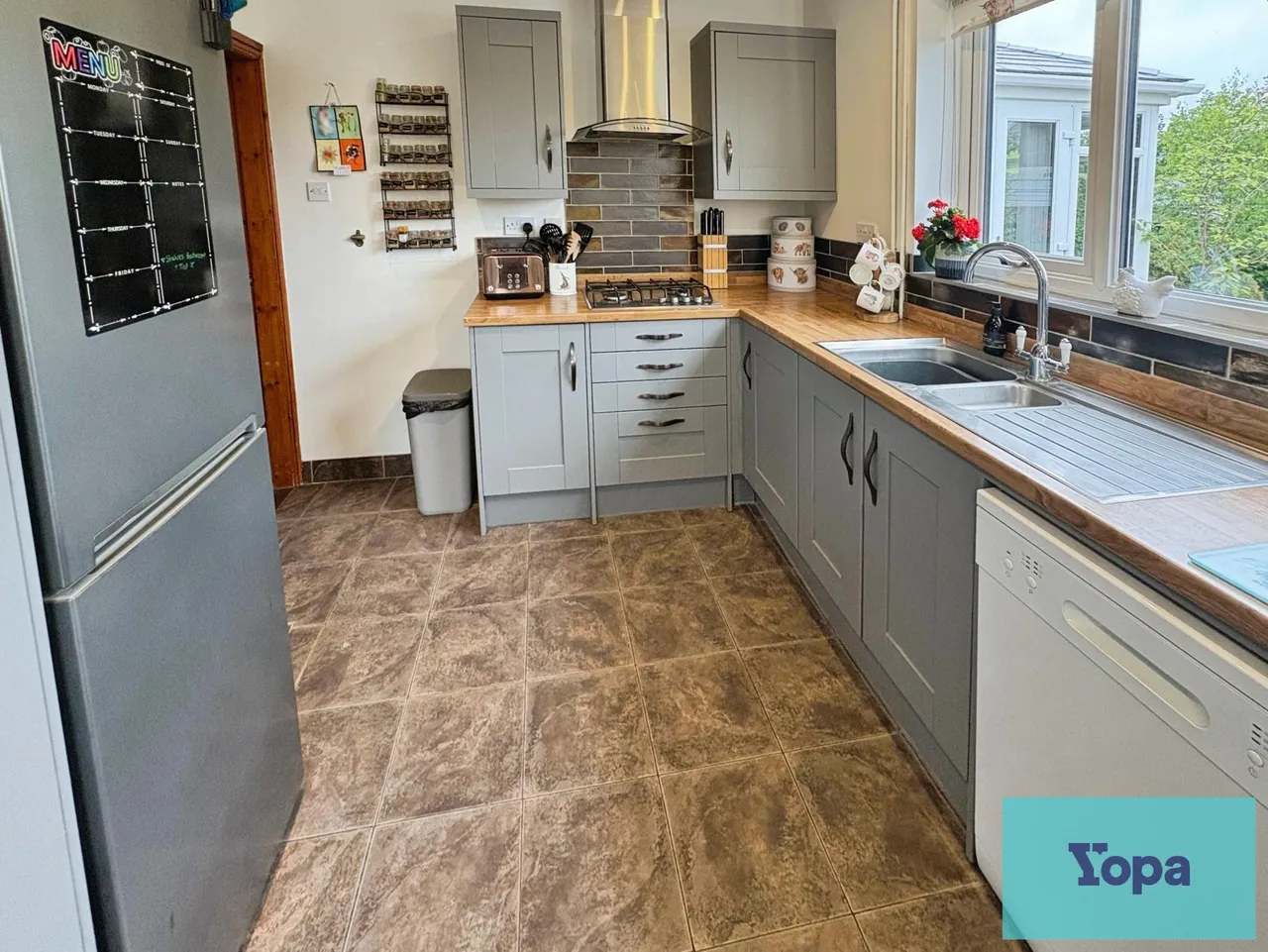 Hillcrest Avenue, Kingsley Holt, ST10, photo 10