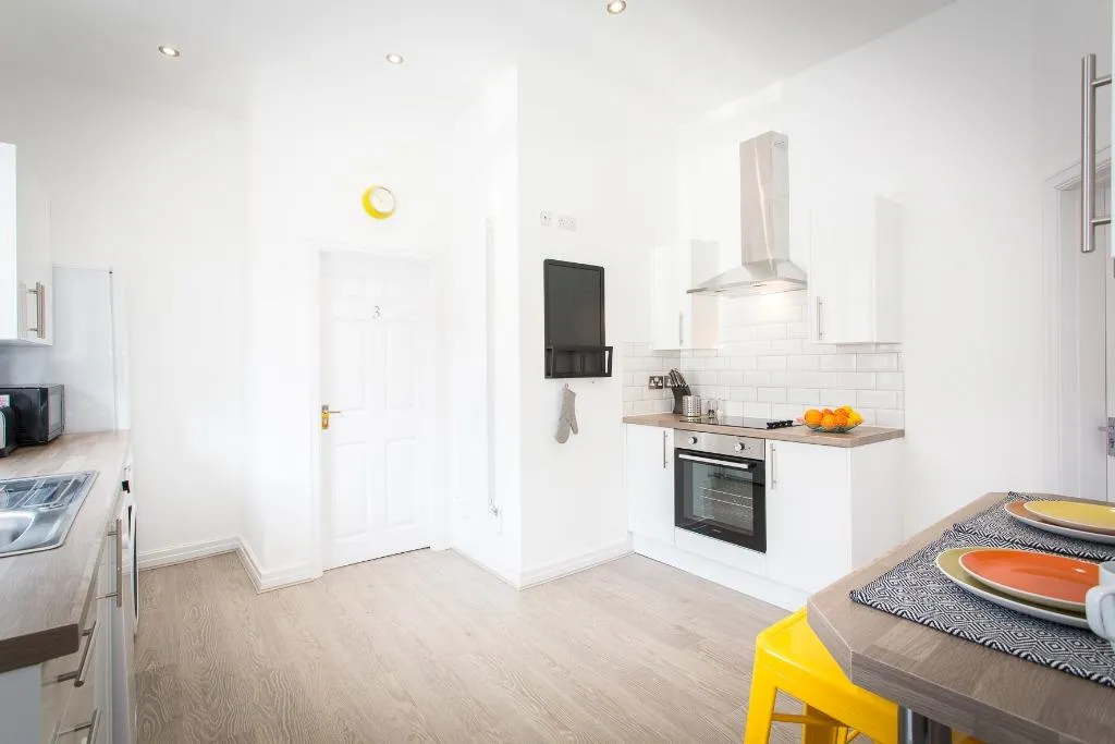 Hanson Street, Bury, BL9, photo 5