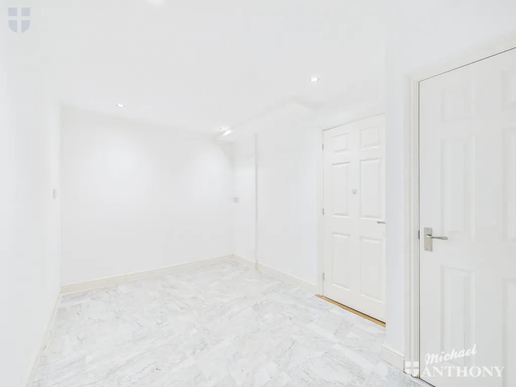 Queens Mead, Aylesbury, HP21 7AP, photo 13