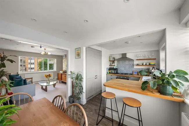 2 bed flat for sale — Denham Green Lane, Denham