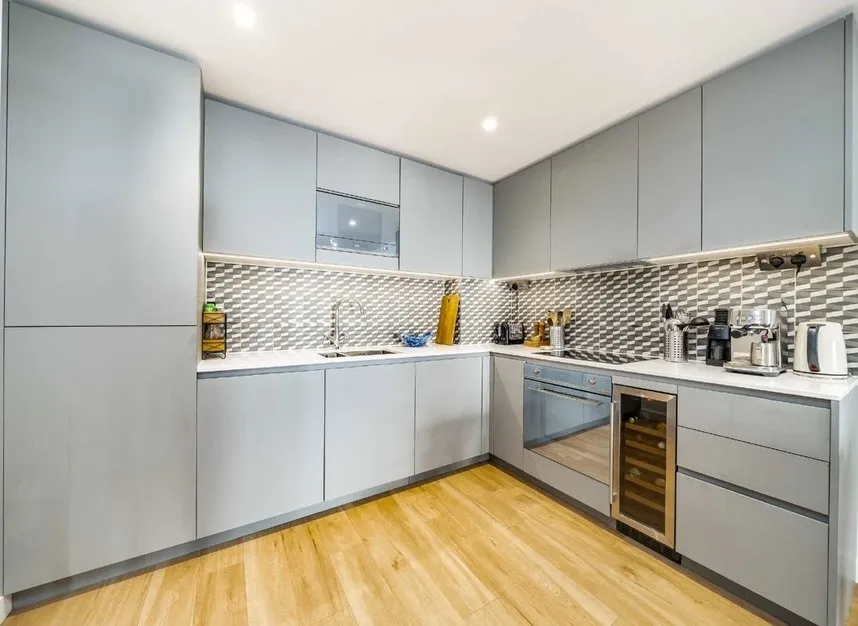 Caversham Road, Colindale, NW9, photo 2