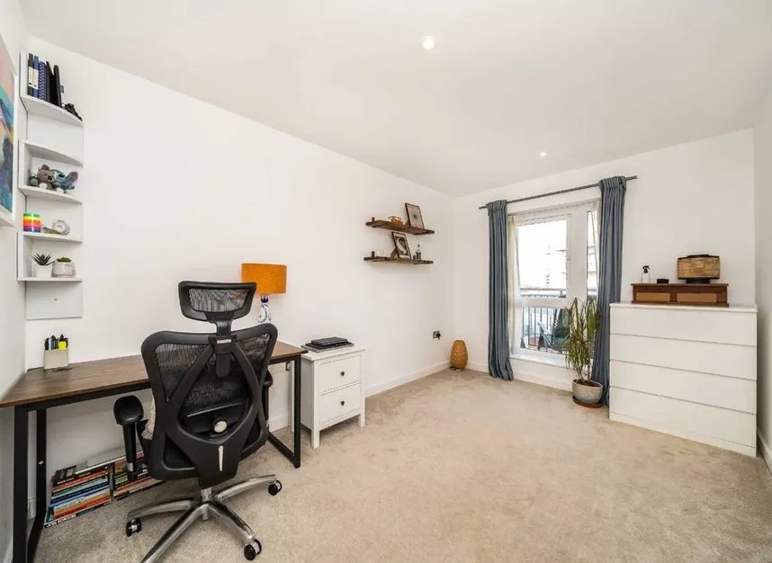 Caversham Road, Colindale, NW9, photo 4