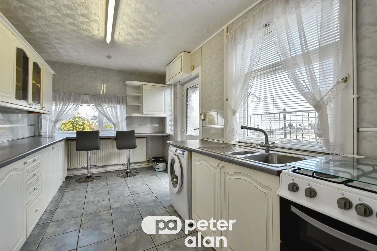 Fifth Avenue, Merthyr Tydfil, CF47, photo 3