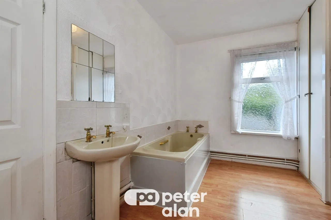 Fifth Avenue, Merthyr Tydfil, CF47, photo 21
