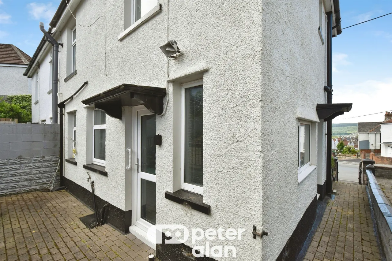 Fifth Avenue, Merthyr Tydfil, CF47, photo 27