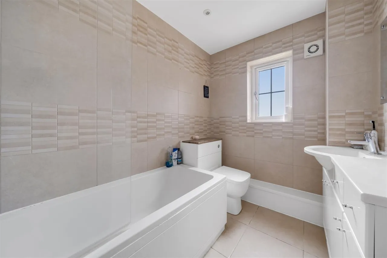 Farwell Crescent, Chickerell, DT3, photo 9