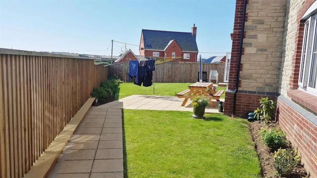 Farwell Crescent, Chickerell, DT3, photo 5