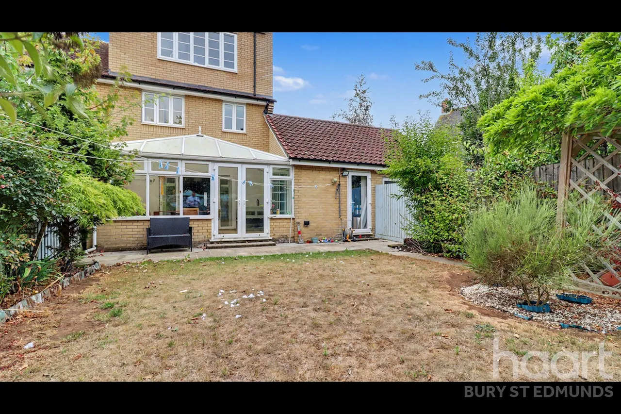 Skylark Close, Bury St Edmunds, IP32, photo 16