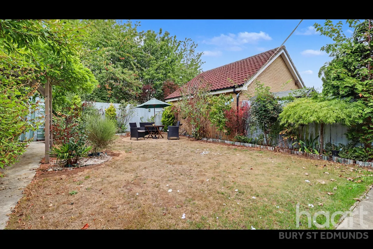 Skylark Close, Bury St Edmunds, IP32, photo 14