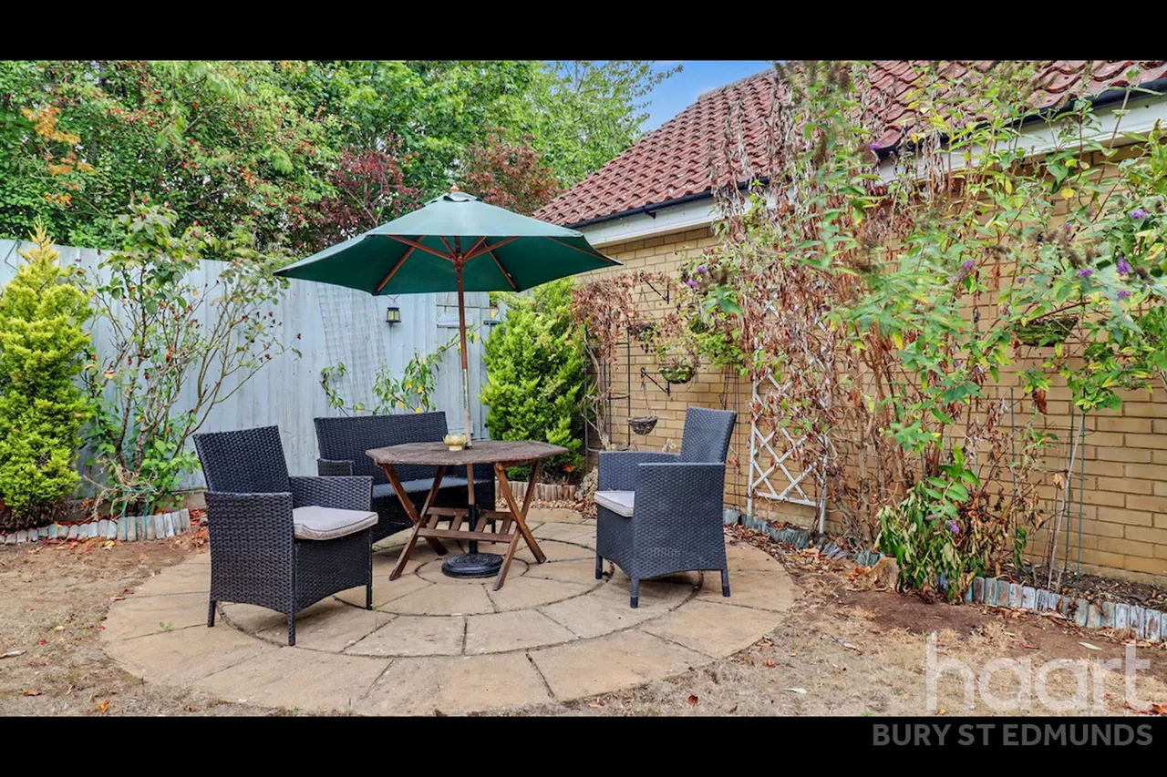 Skylark Close, Bury St Edmunds, IP32, photo 15