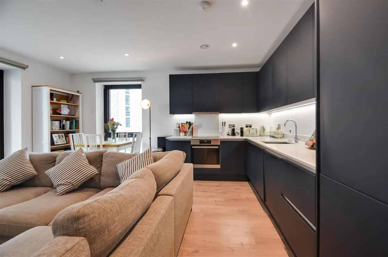 Osiers Road, London, SW18, photo 5
