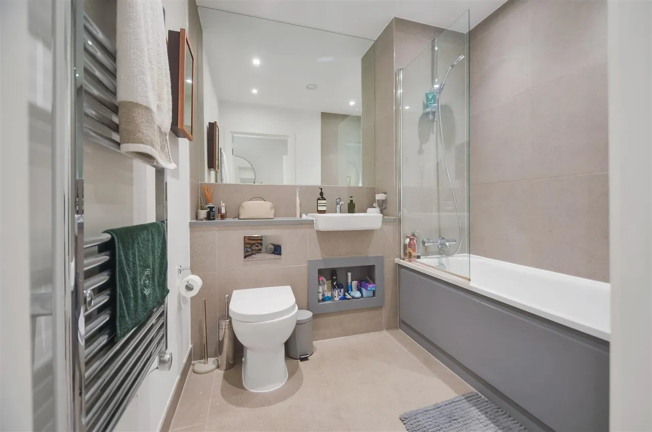 Osiers Road, London, SW18, photo 9