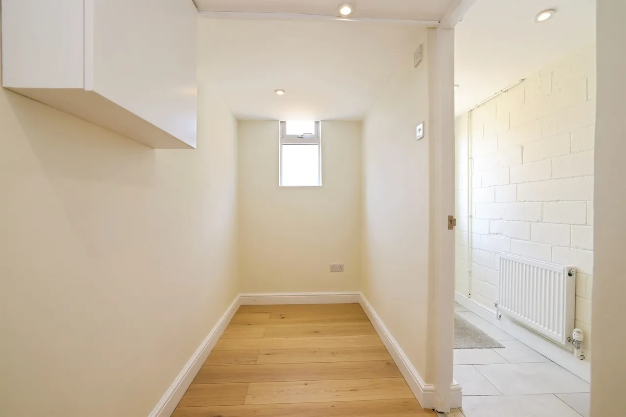 Bishop Road, Calne, photo 11