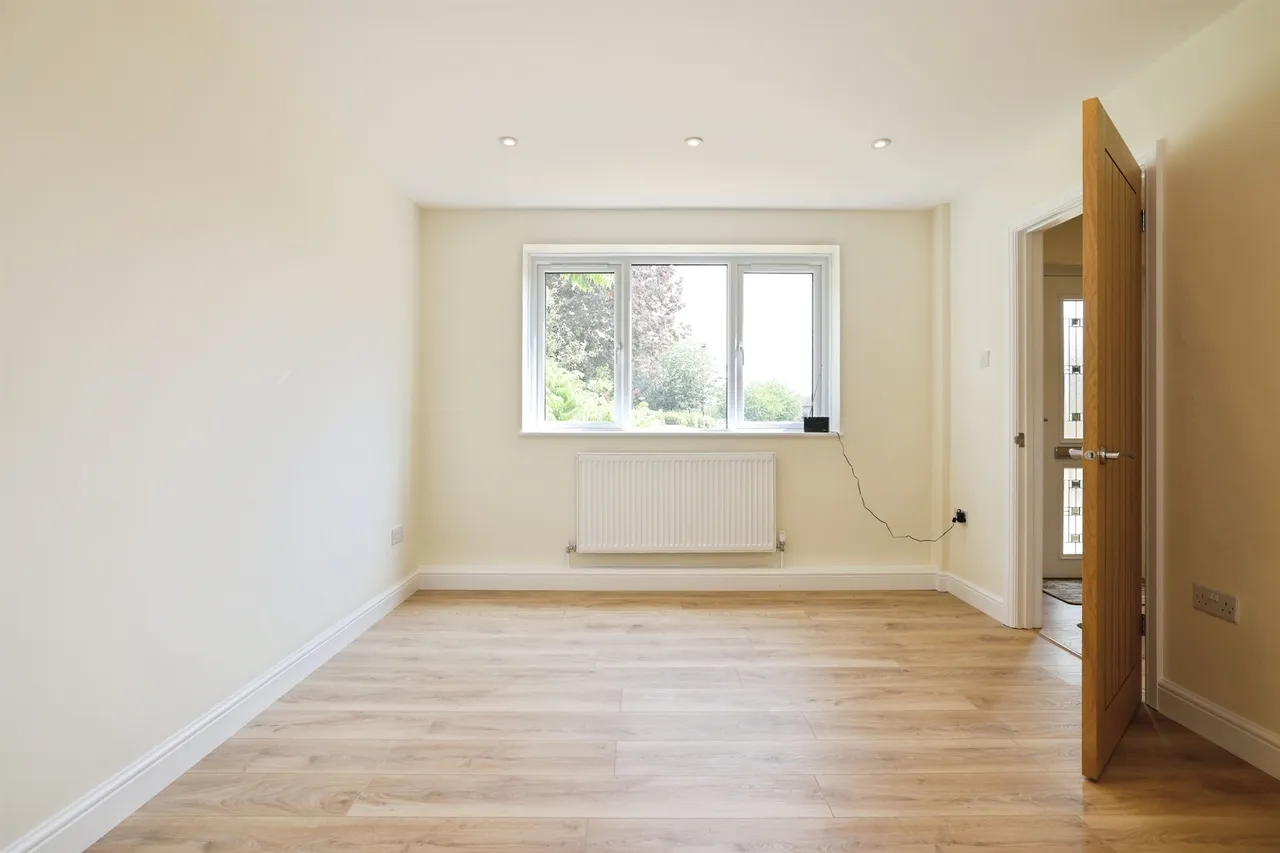 Bishop Road, Calne, photo 3