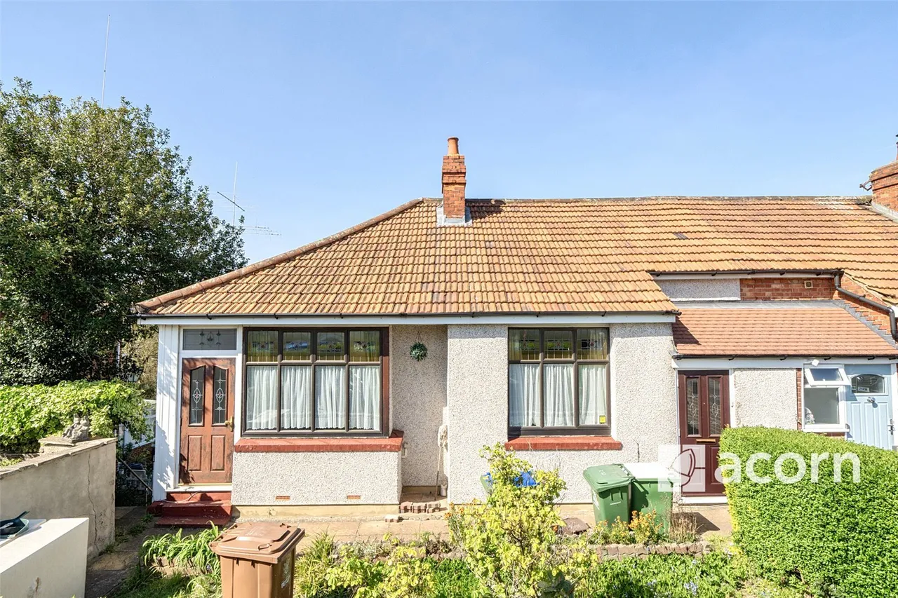 3 bed house for sale — Woolwich Road, SE2