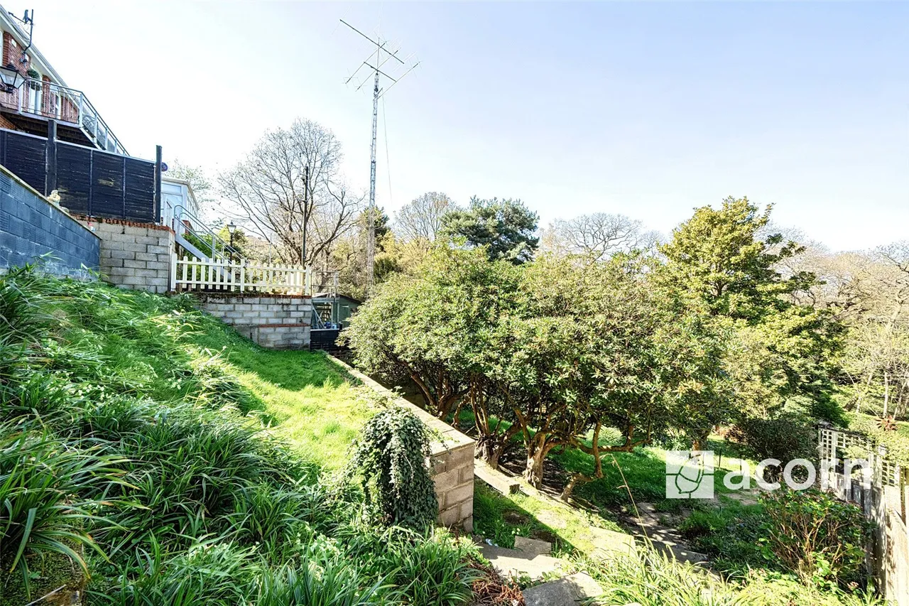 Woolwich Road, SE2, photo 18