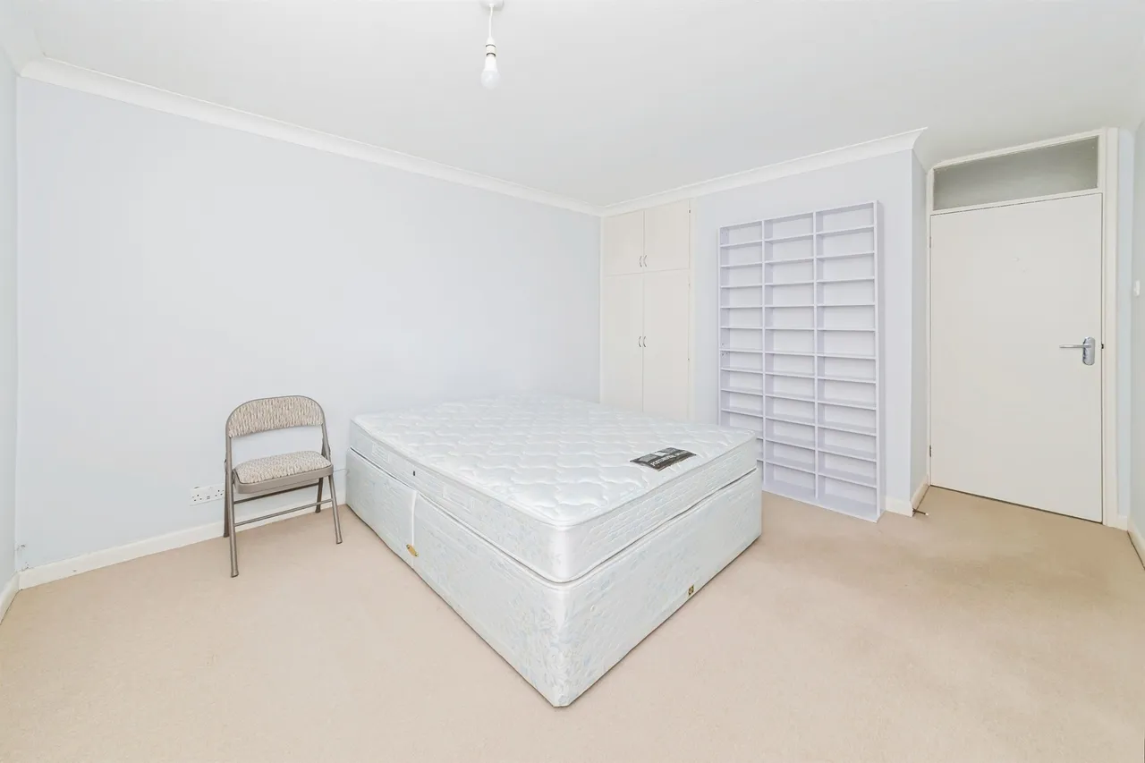 Sharrow Close, Haywards Heath, RH16, photo 7