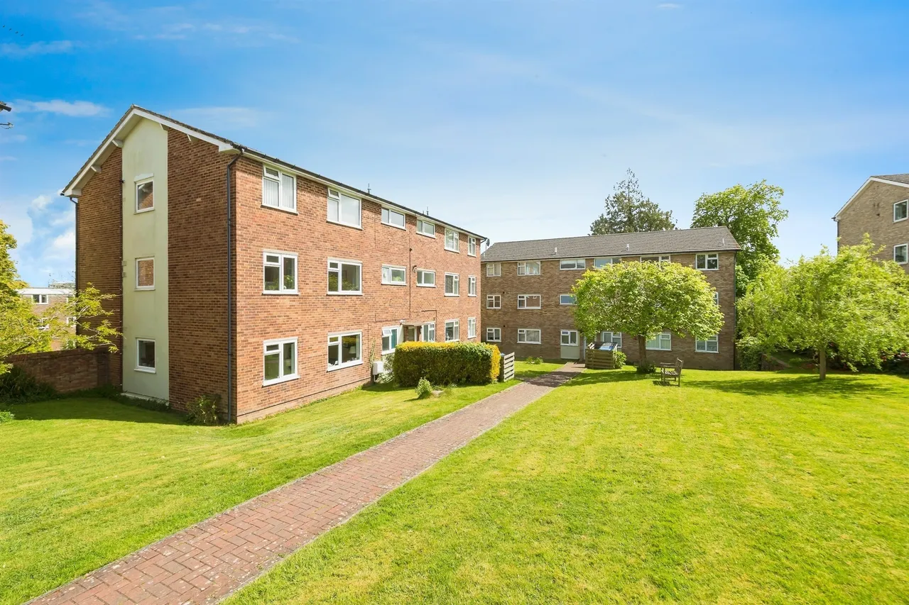 Sharrow Close, Haywards Heath, RH16, photo 9
