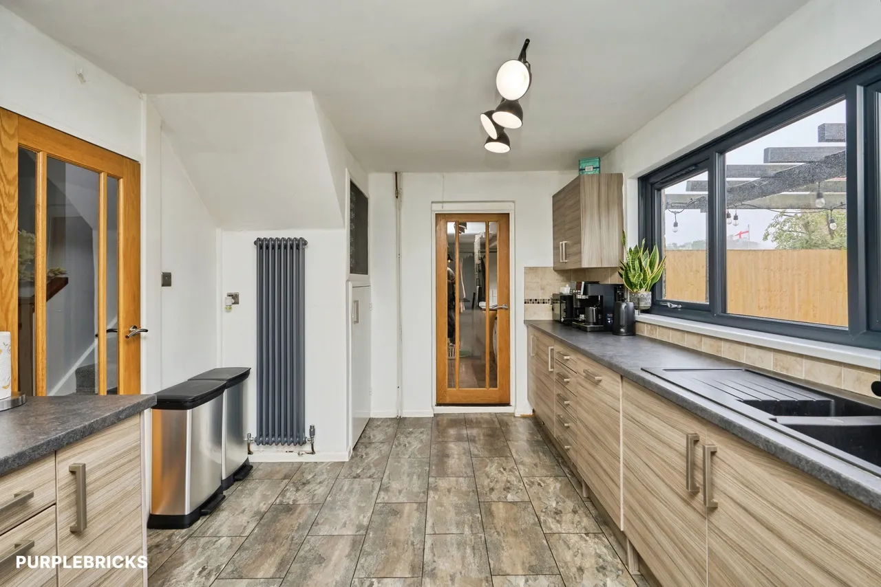 Wellington Road, Carisbrooke, PO30, photo 17