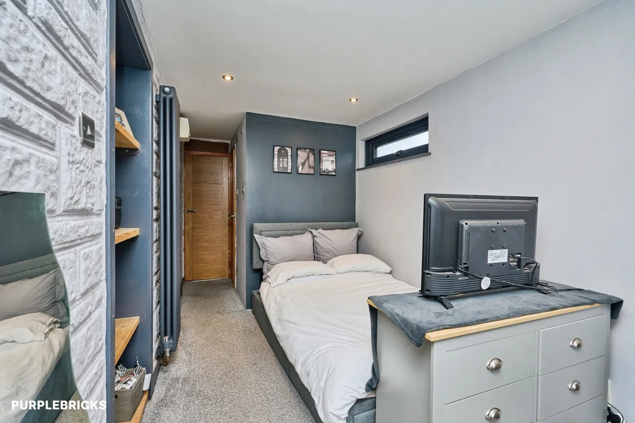 Wellington Road, Carisbrooke, PO30, photo 43